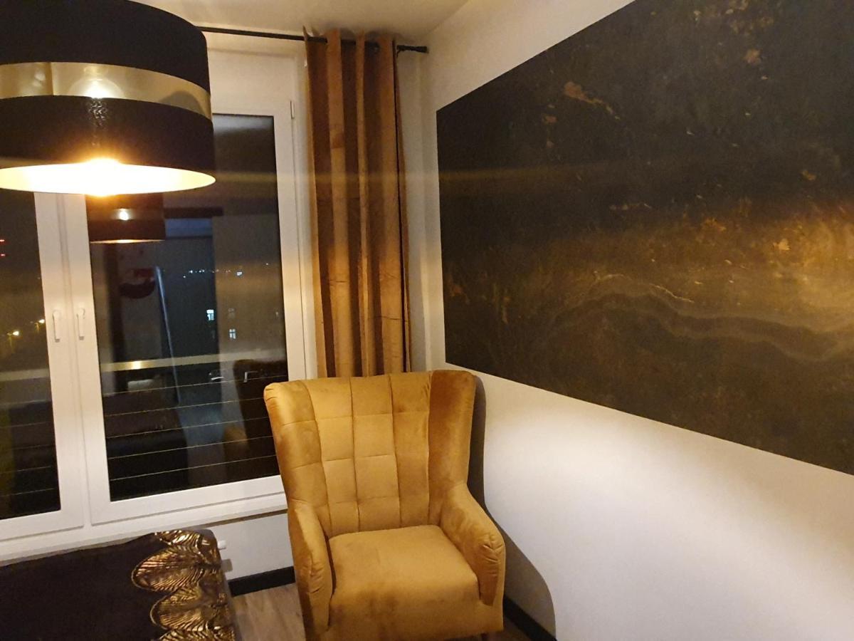 Apartament Skarbowa 1 A Silver And Gold レシュノ エクステリア 写真